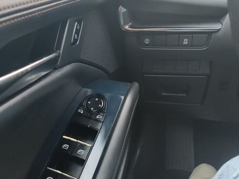 Used 2019 MAZDA MAZDA3 Hatchback image 24