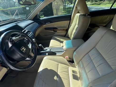 Used 2011 Honda Accord EX-L image 17