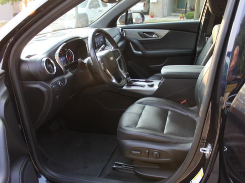 Used 2020 Chevrolet Blazer LT FWD image 9