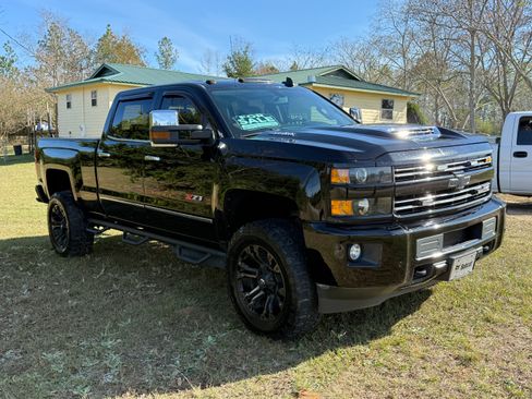 Used 2018 Chevrolet Silverado 2500 LTZ w/ Duramax Plus Package image 9