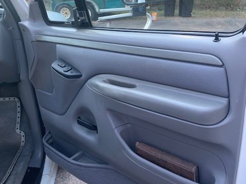 Used 1995 Ford F250 2WD Regular Cab image 9