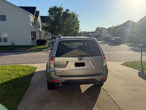 Used 2011 Subaru Forester 2.5X Premium w/ All-Weather Pkg AWD/4WD image 6