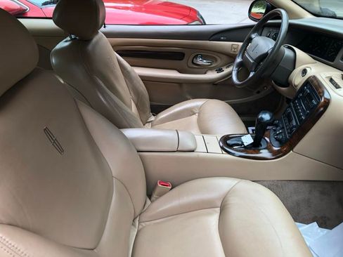 Used 1997 Lincoln Mark VIII RWD image 10