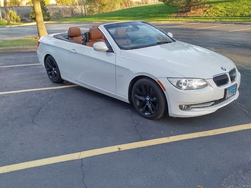 Used 2013 BMW 328i Convertible image 2