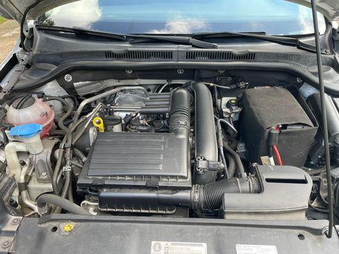Used 2017 Volkswagen Jetta SE FWD image 8
