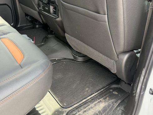 Used 2026 GMC Sierra 1500 AT4 w/ AT4 Preferred Package image 5