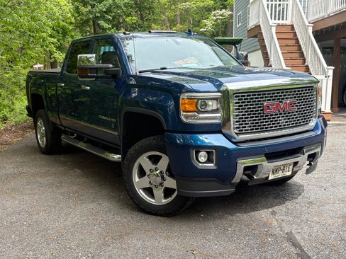 Used 2015 GMC Sierra 2500 Denali AWD/4WD image 1