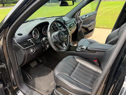 Used 2017 Mercedes-Benz GLS 450 4MATIC image 11