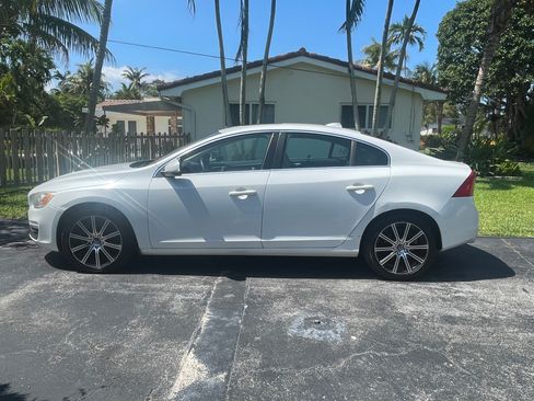 Used 2017 Volvo S60 T5 Inscription FWD image 5