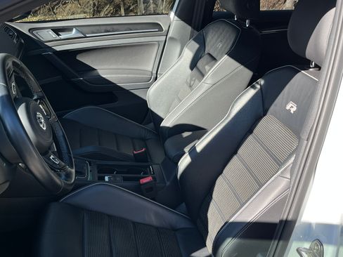 Used 2018 Volkswagen Golf 4-Door image 10