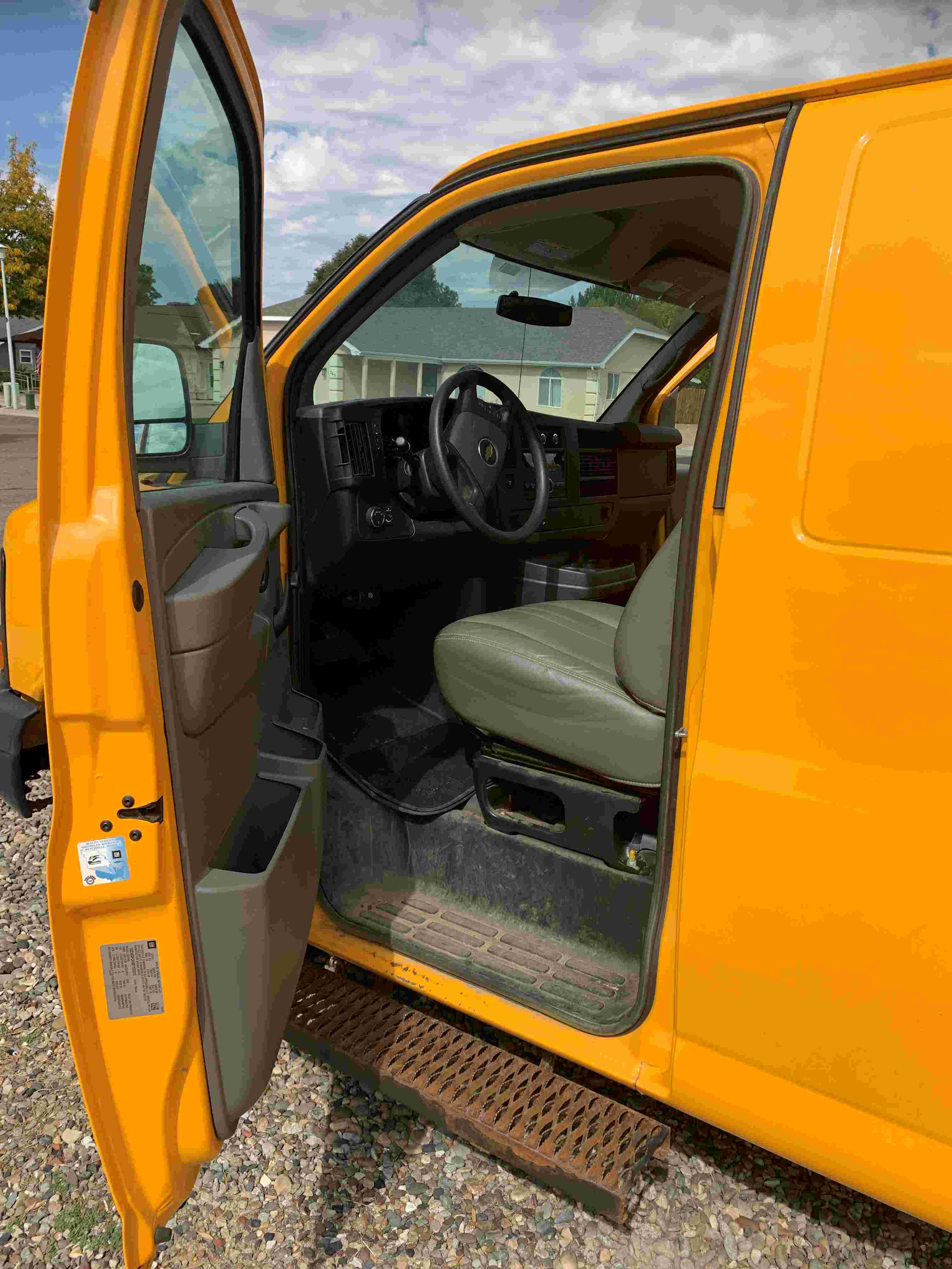 Used 2013 Chevrolet Express 2500 RWD image 4