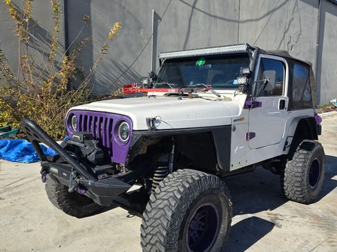 Used 1999 Jeep Wrangler Sport image 2