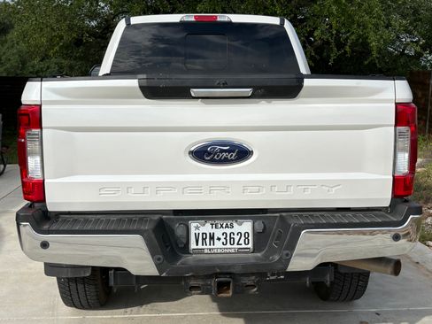 Used 2019 Ford F250 Lariat w/ Lariat Value Package AWD/4WD image 6