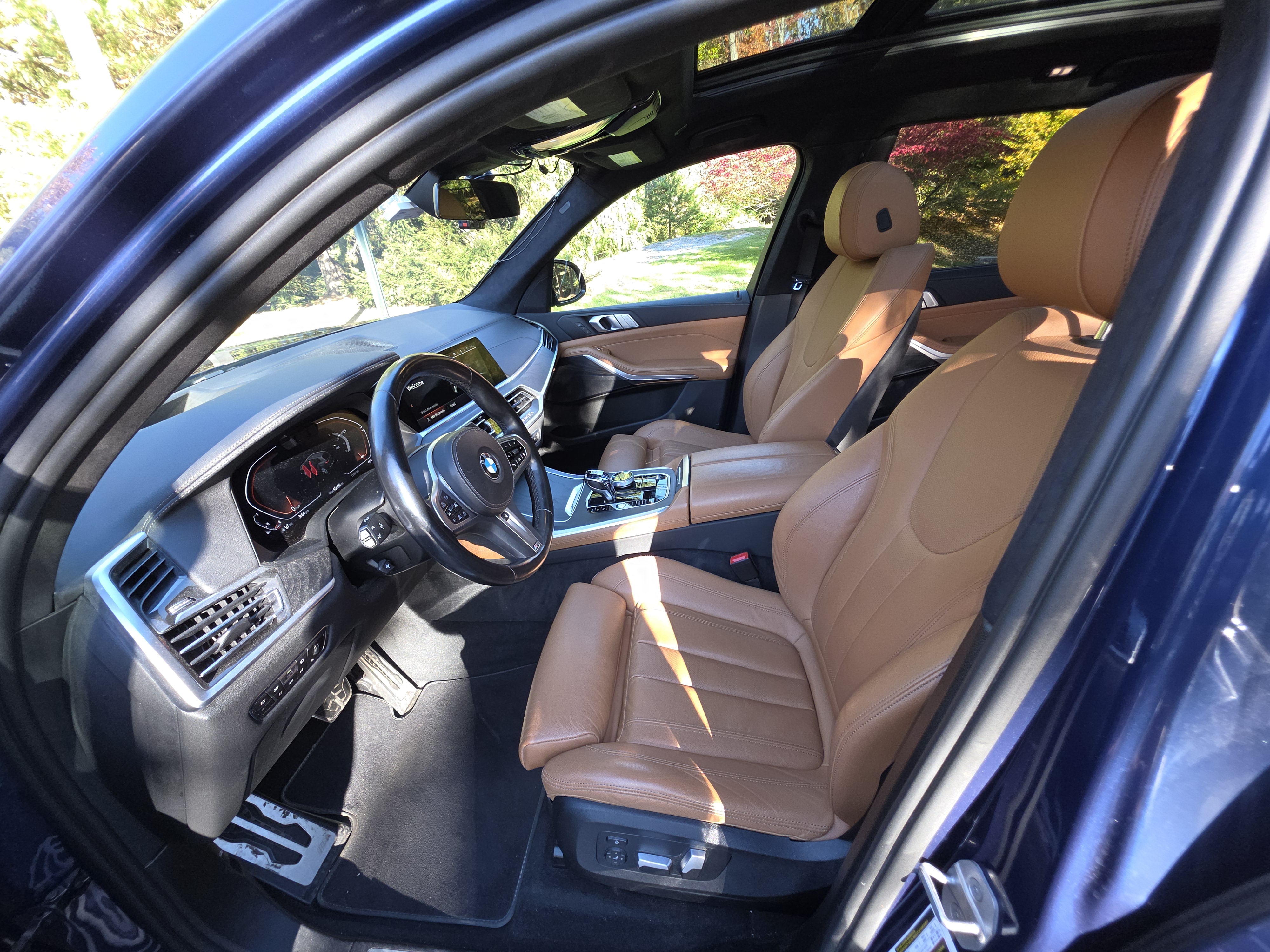 Used 2022 BMW X7 xDrive40i w/ M Sport Package AWD/4WD image 18