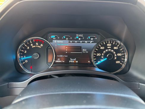 Used 2018 Ford F150 Platinum w/ Equipment Group 701A Luxury AWD/4WD image 28