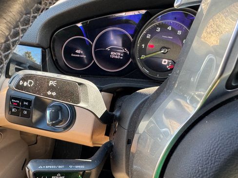 Used 2021 Porsche Cayenne E-Hybrid image 13