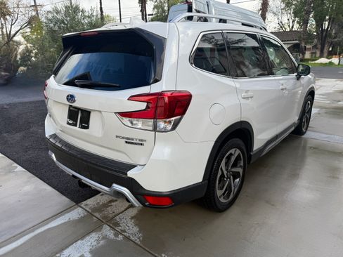 Used 2022 Subaru Forester Touring w/ Popular Package #2 image 4