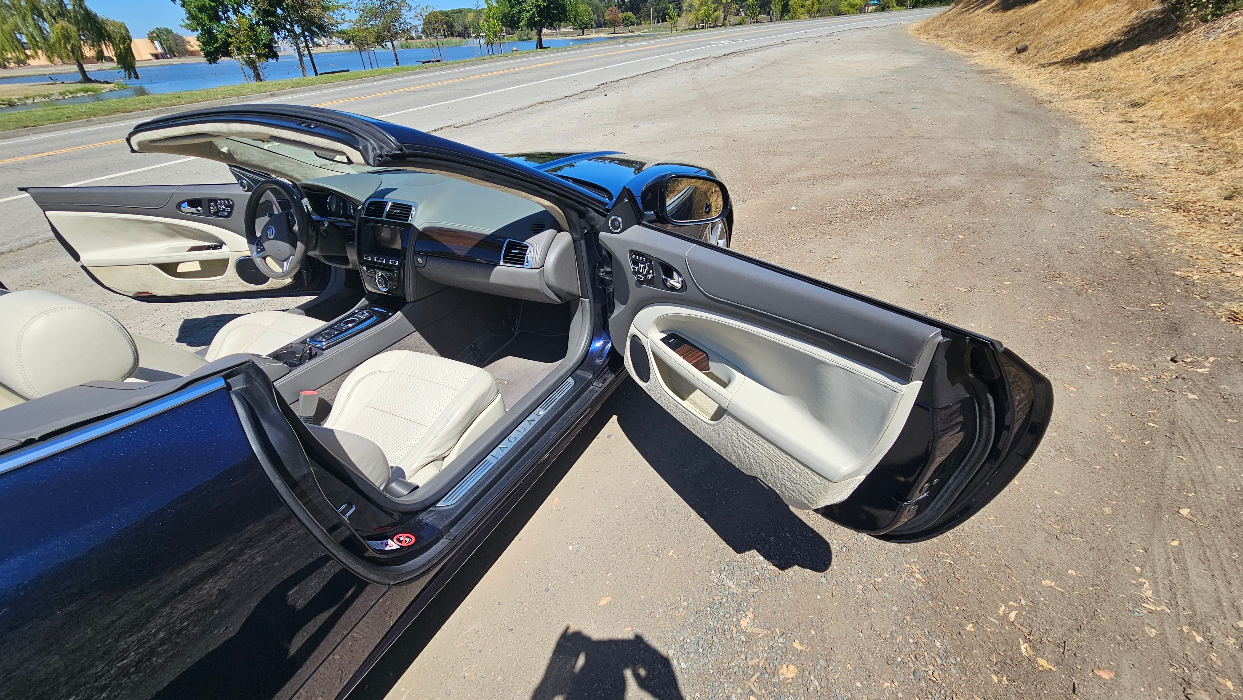 Used 2014 Jaguar XK Convertible RWD image 14