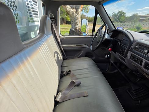 Used 1997 Ford F450 2WD Regular Cab Super Duty image 16