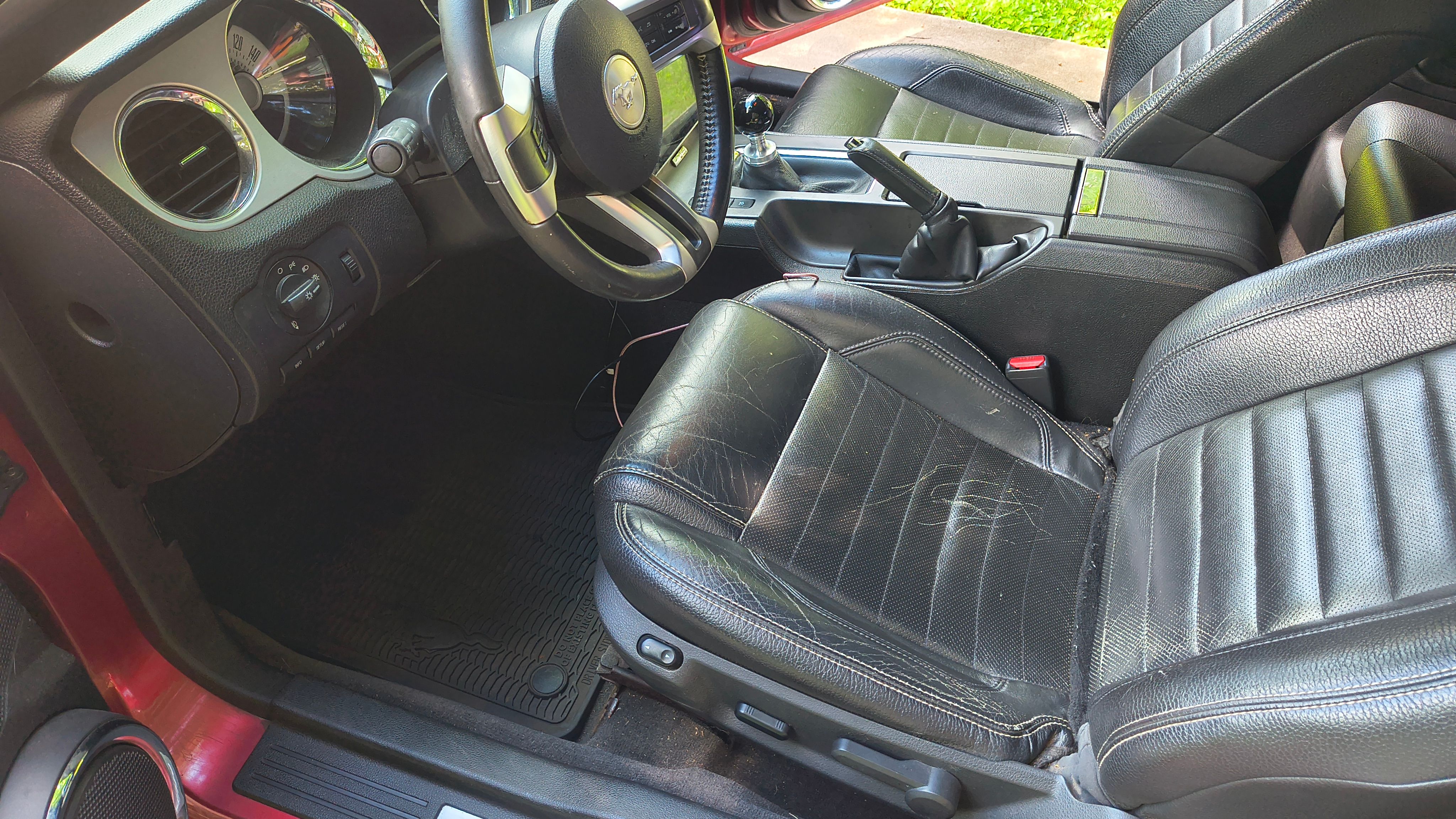 Used 2011 Ford Mustang GT Premium RWD image 14