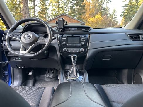 Used 2017 Nissan Rogue S image 19