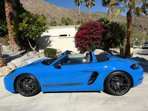 Used 2022 Porsche 718 Boxster image 1