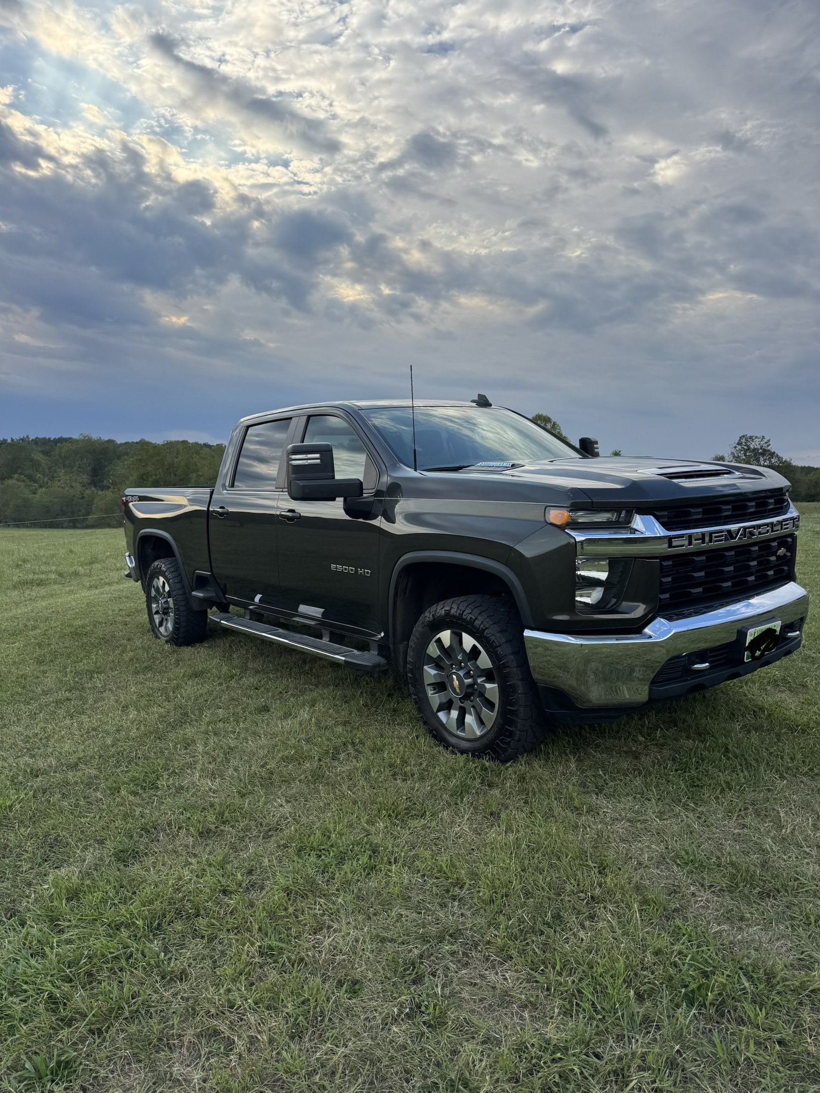 Used 2023 Chevrolet Silverado 2500 LT AWD/4WD image 4