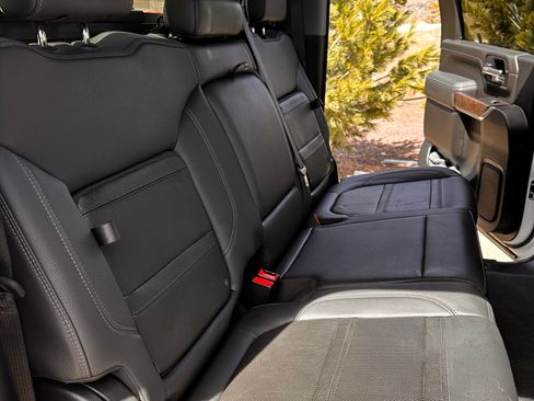 Used 2020 GMC Sierra 3500 Denali w/ Denali Ultimate Package image 12