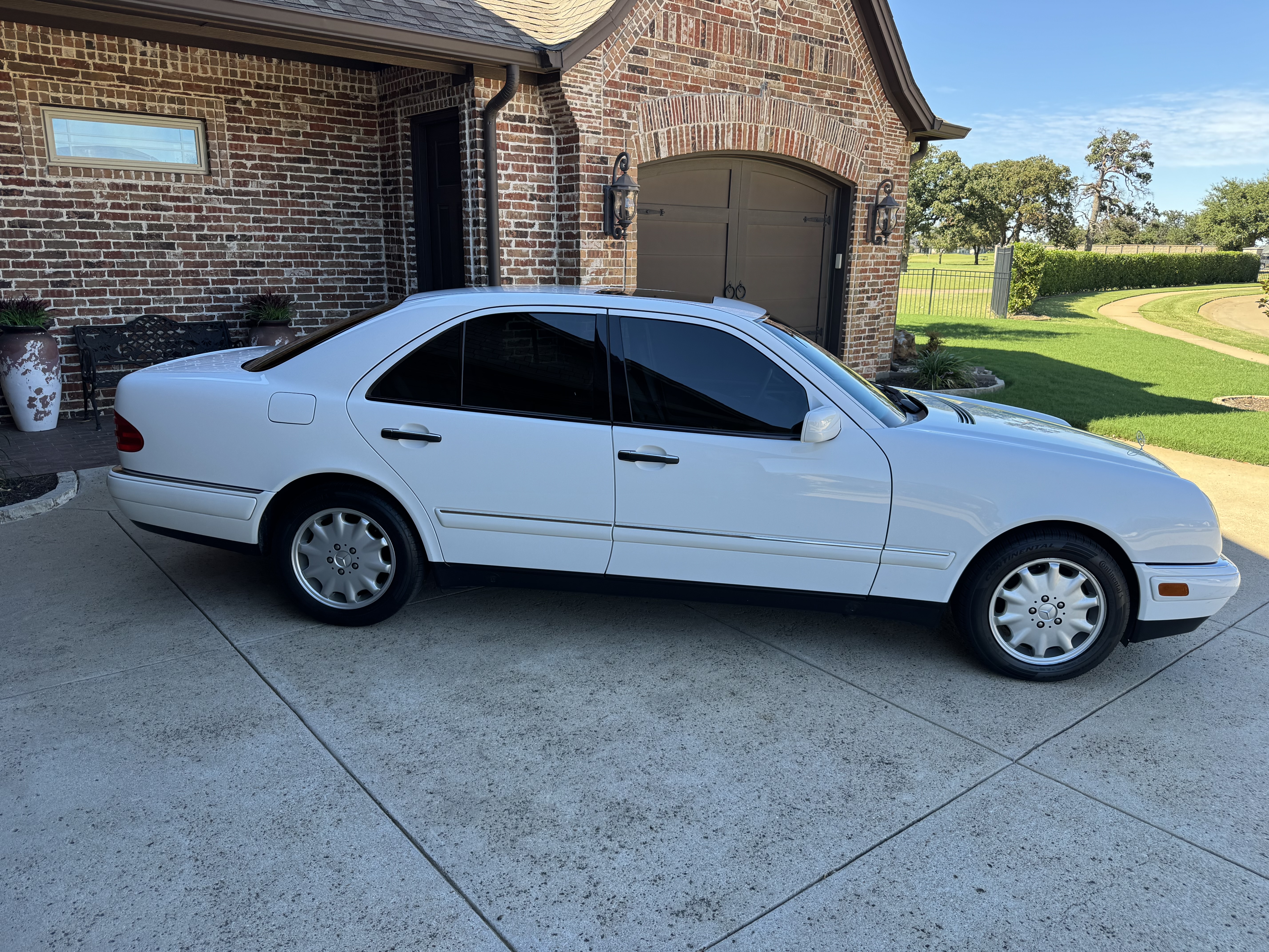 Used 1998 Mercedes-Benz E 320 Sedan image 8