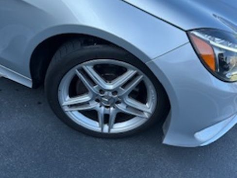 Used 2014 Mercedes-Benz E 350 Sedan image 18