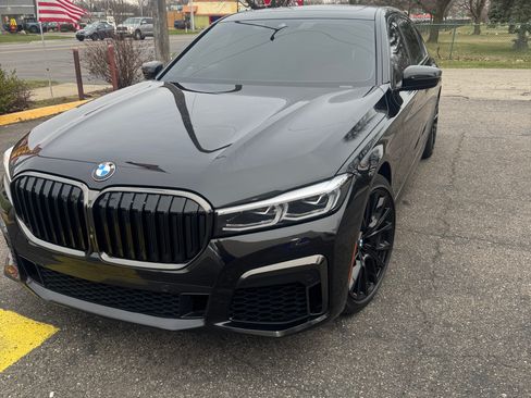 Used 2021 BMW 750i xDrive 750i xDrive Sedan 4D w/ Executive Package image 5