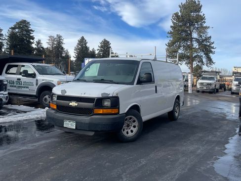 Used 2011 Chevrolet Express 1500 AWD w/ Power Package image 2