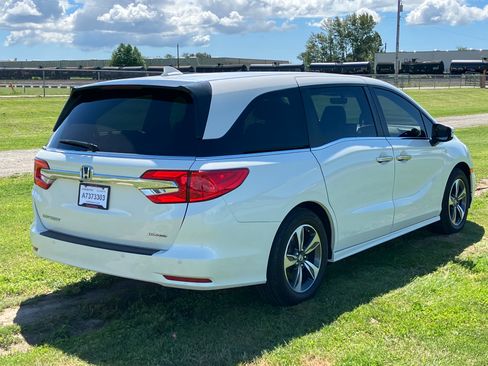 Used 2018 Honda Odyssey Touring image 4