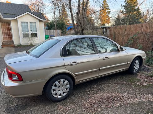 Used 2005 Kia Optima LX image 4