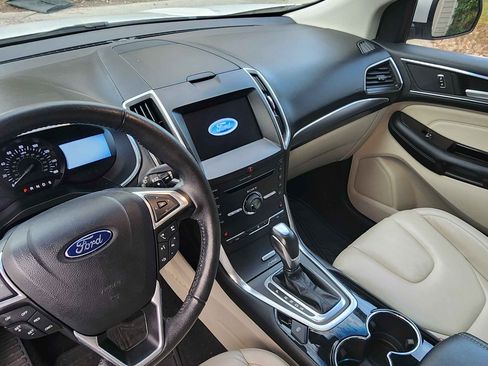 Used 2016 Ford Edge Titanium w/ Technology Package image 9