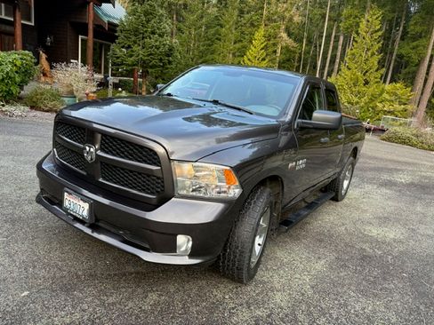 Used 2017 RAM 1500 Express image 4