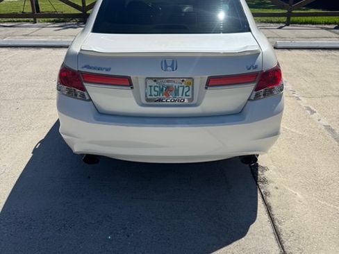 Used 2011 Honda Accord EX-L image 6