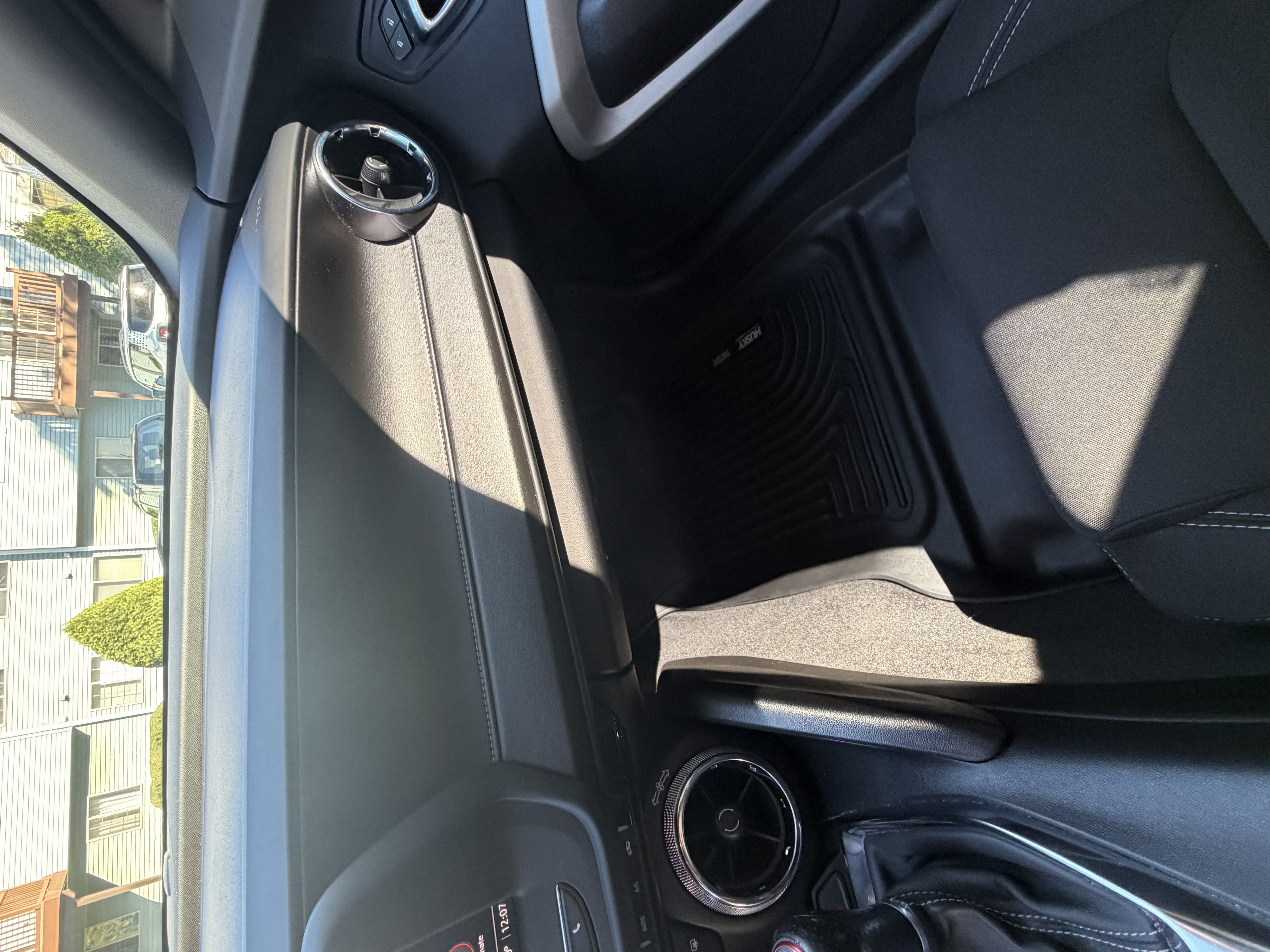 Used 2021 Chevrolet Camaro LT RWD image 15