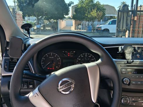 Used 2014 Nissan Sentra S image 8