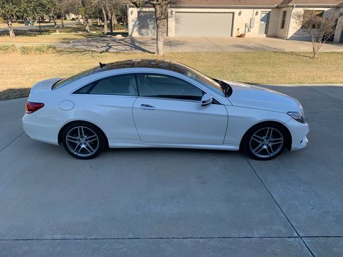 Used 2017 Mercedes-Benz E 400 4MATIC Coupe image 10