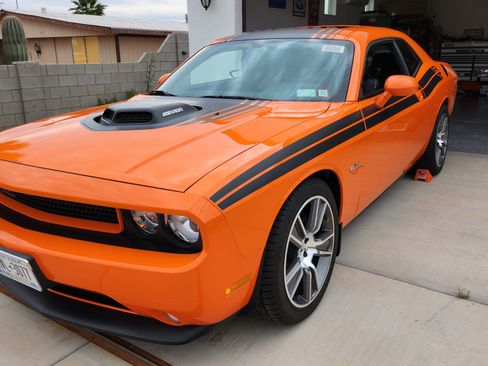 Used 2014 Dodge Challenger R/T image 5