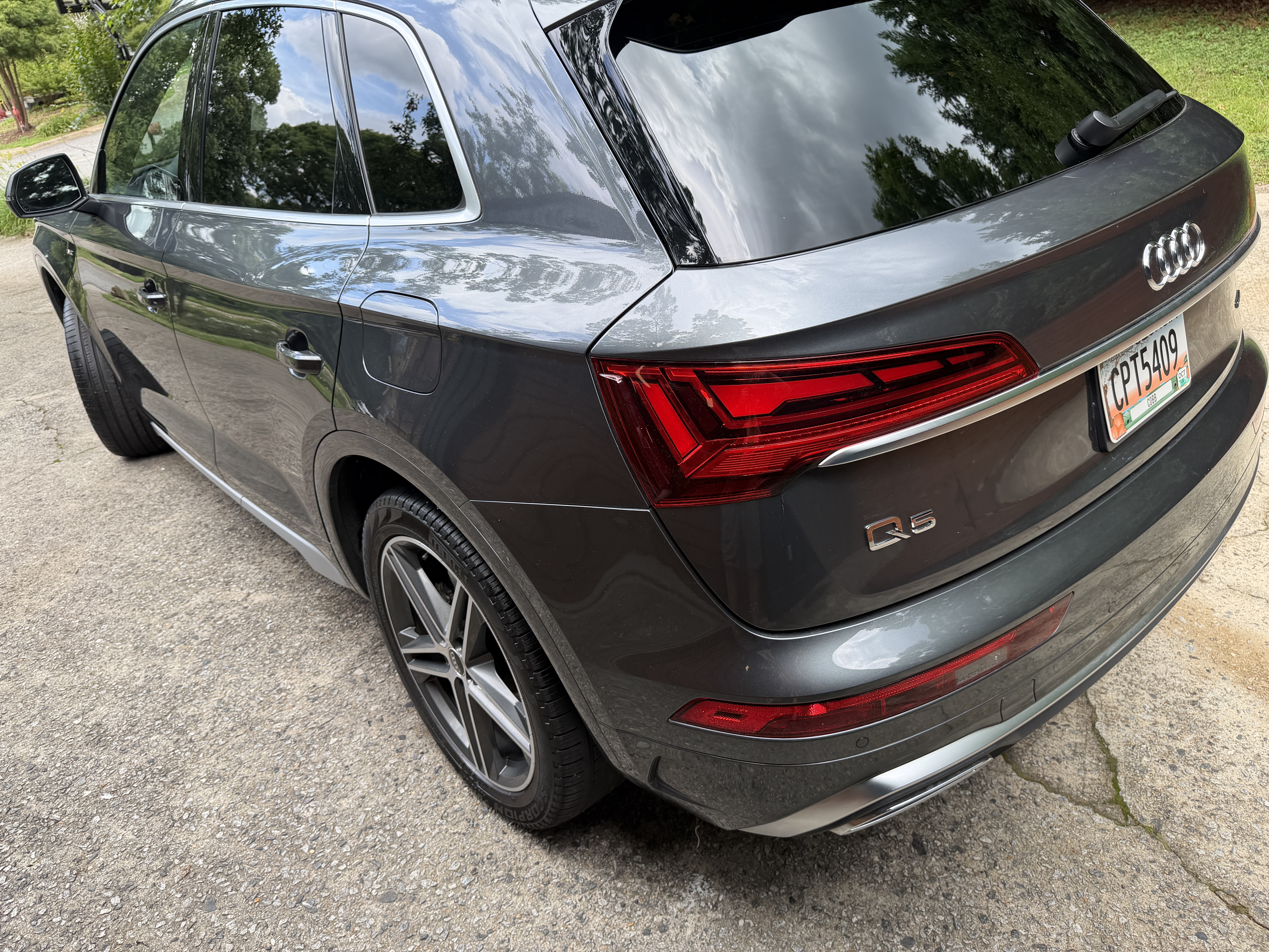 Used 2022 Audi Q5 e Premium AWD/4WD image 8
