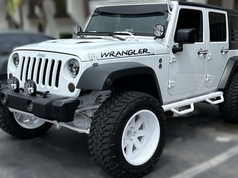 Used 2018 Jeep Wrangler Unlimited Sport w/ Connectivity Group AWD/4WD image 1