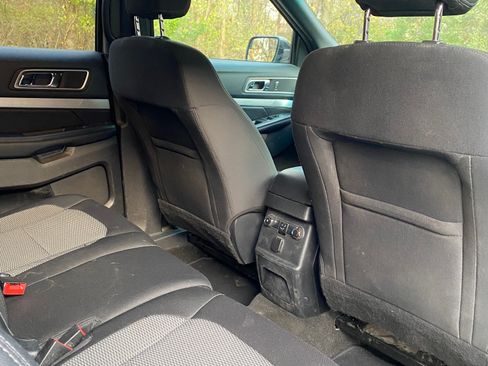 Used 2016 Ford Explorer XLT image 15