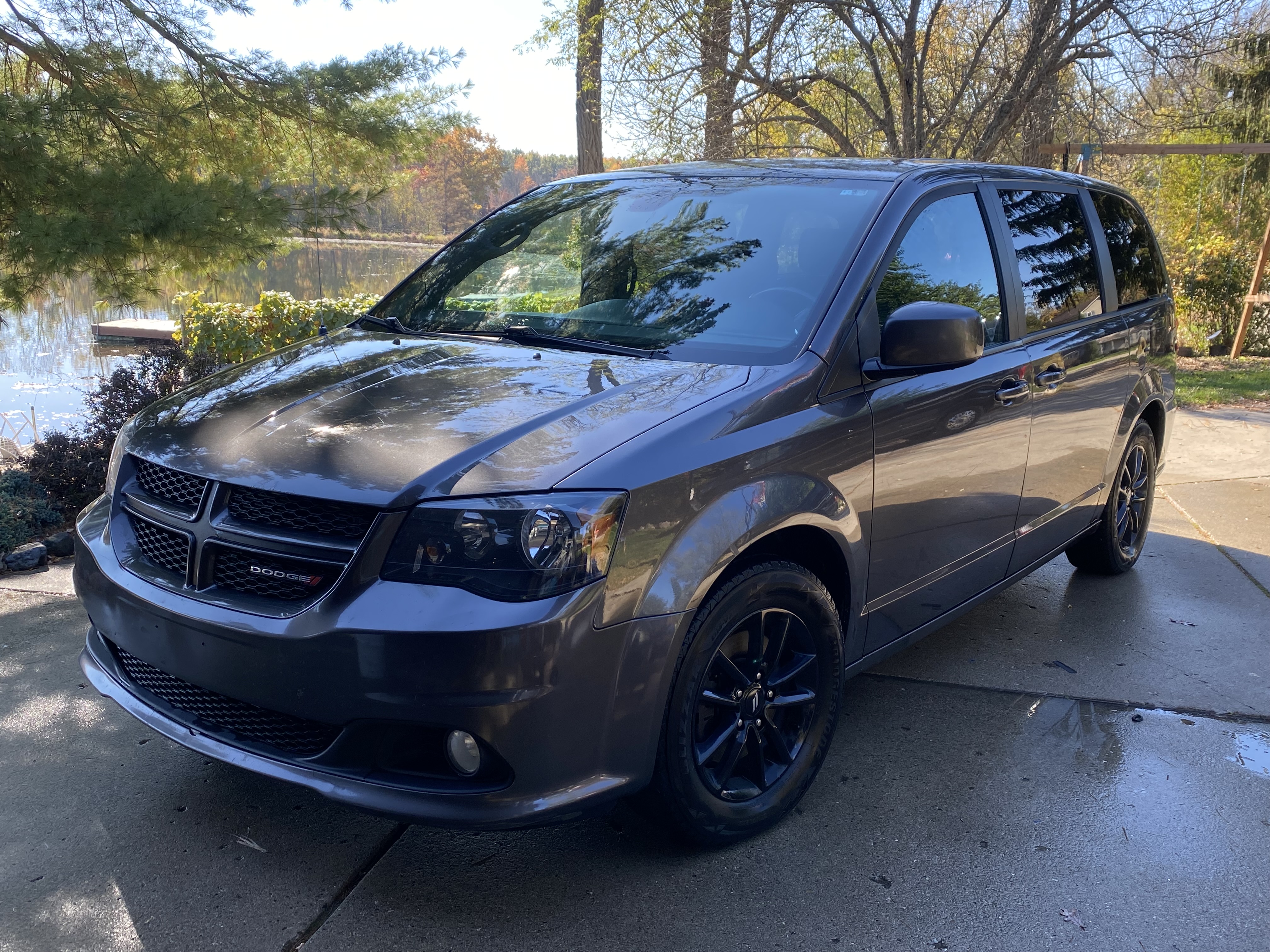 Used 2019 Dodge Grand Caravan GT FWD image 1