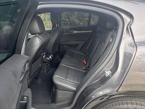 Used 2024 Alfa Romeo Stelvio Veloce image 12