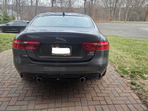 Used 2018 Jaguar XE S image 5