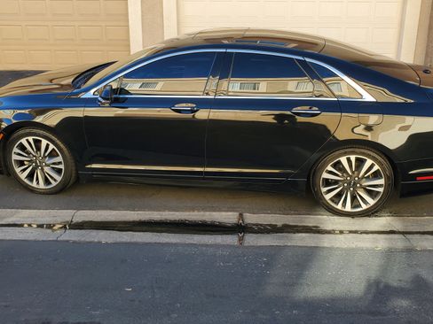 Used 2018 Lincoln MKZ Reserve w/ Technology Package image 2