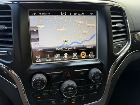 Used 2015 Jeep Grand Cherokee Overland w/ Advanced Technology Group AWD/4WD image 9