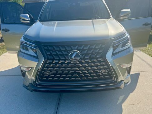 Used 2021 Lexus GX 460 Premium w/ Accessory Package image 10